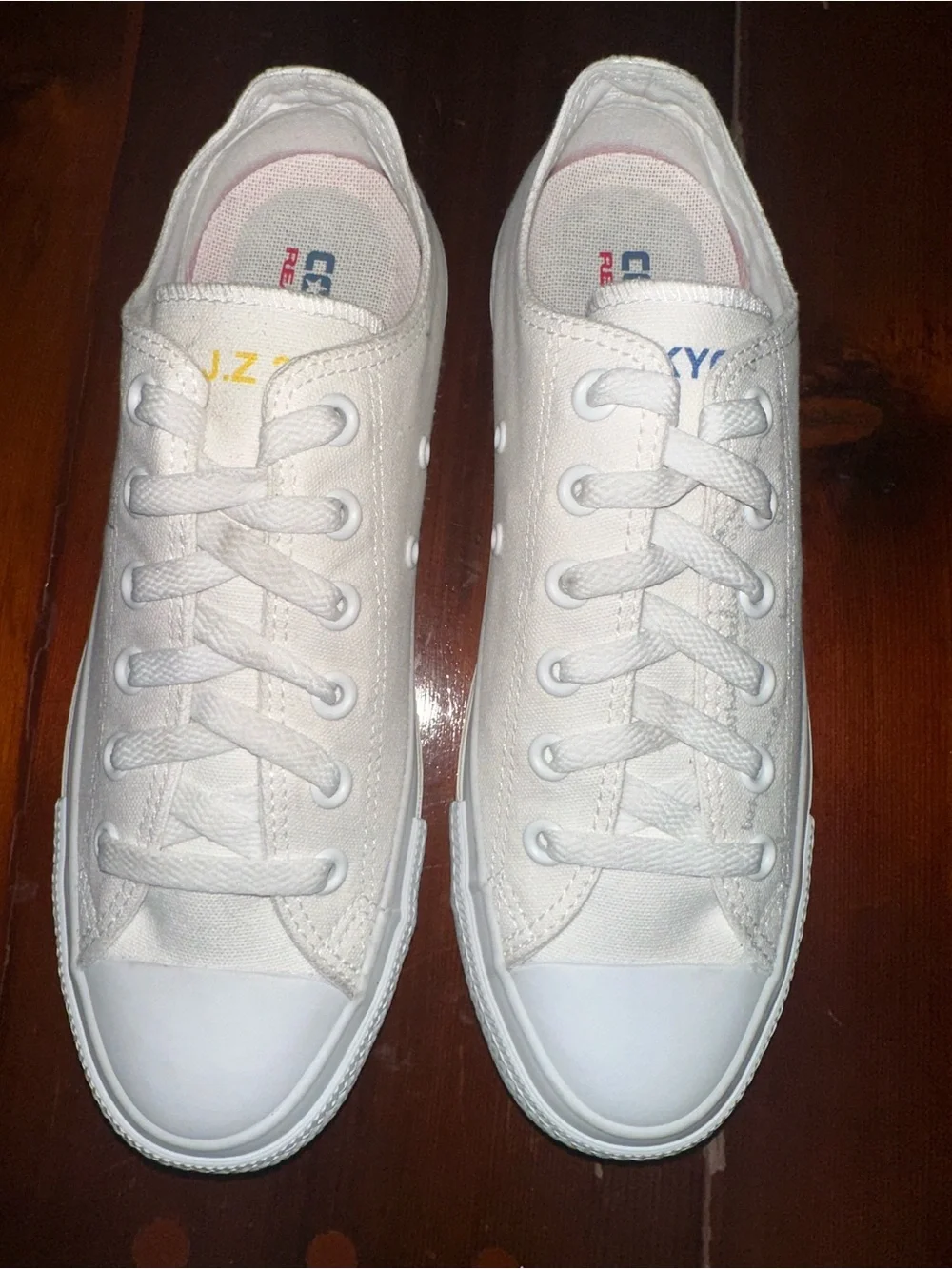 Converse White Low-Top Canvas Sneakers - Picture 1 of 9